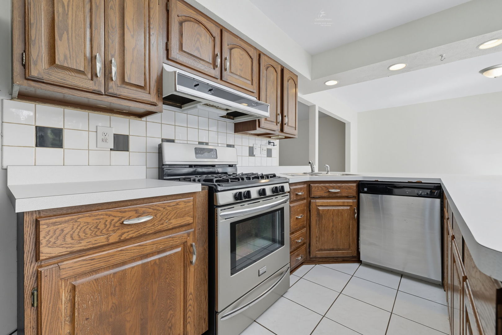 521 Deerpath Drive, Winthrop Harbor, IL 60096