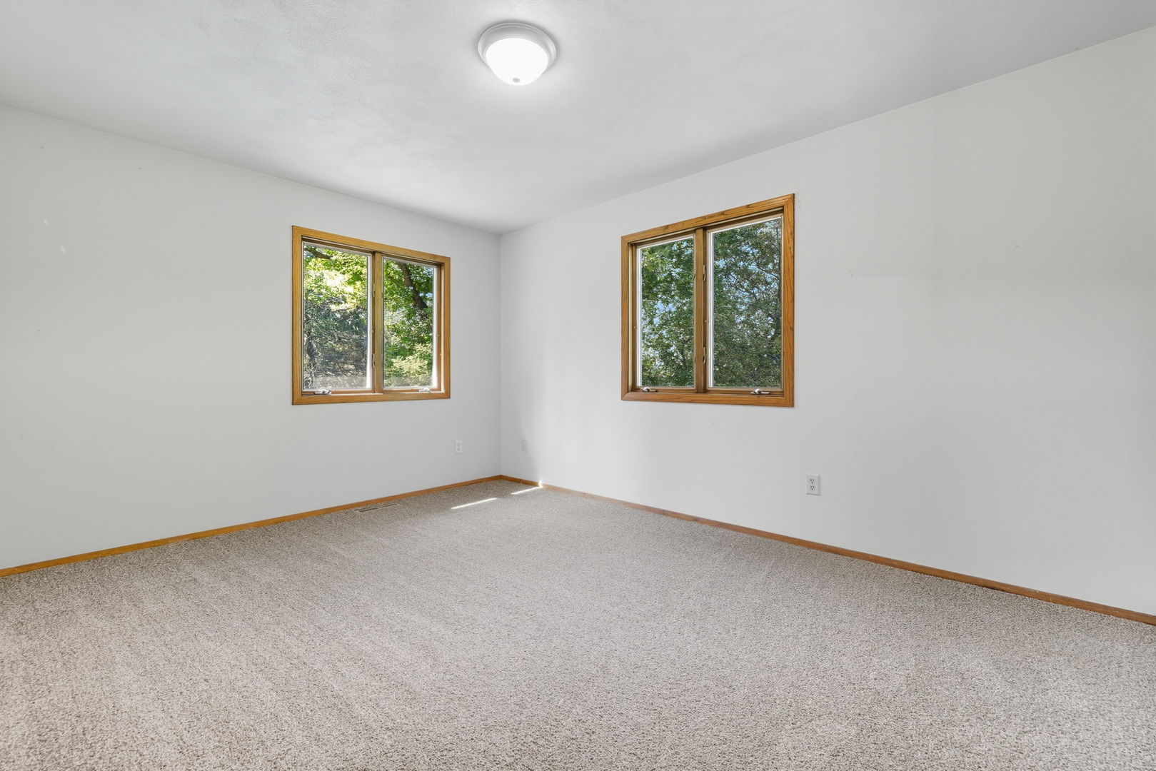 521 Deerpath Drive, Winthrop Harbor, IL 60096