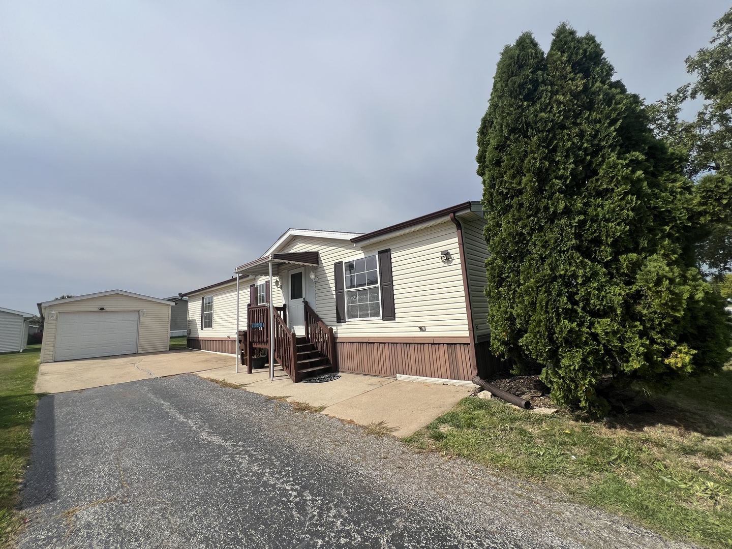 10 Swallow Lane, Beecher, IL 60401