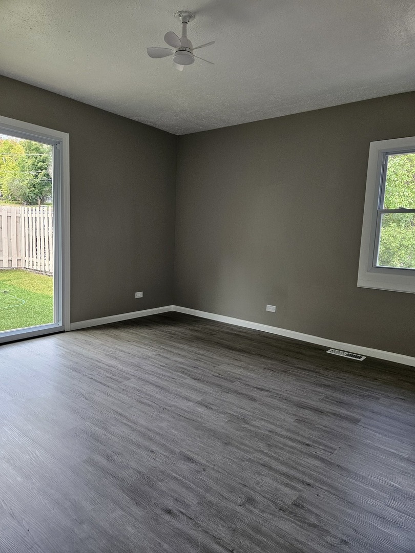 1614 North Avenue, Round Lake Beach, IL 60073