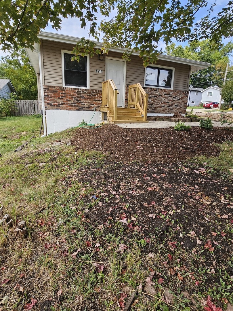 1614 North Avenue, Round Lake Beach, IL 60073