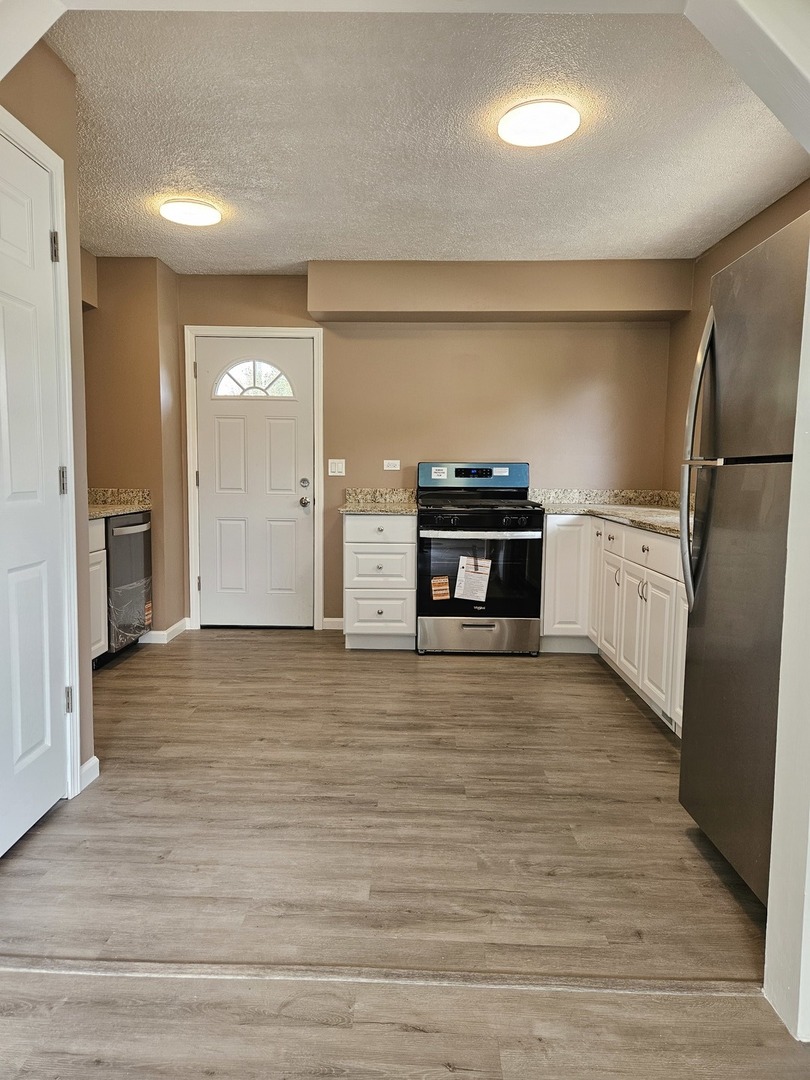 1614 North Avenue, Round Lake Beach, IL 60073