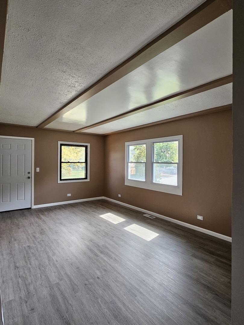 1614 North Avenue, Round Lake Beach, IL 60073