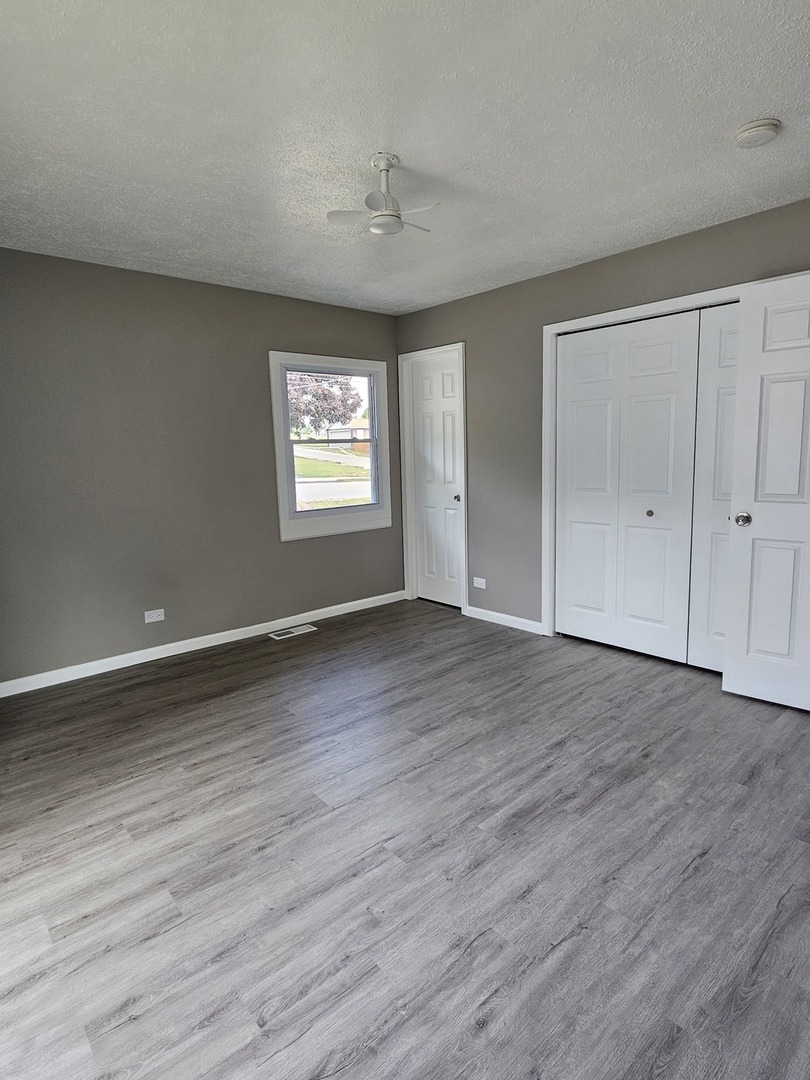 1614 North Avenue, Round Lake Beach, IL 60073