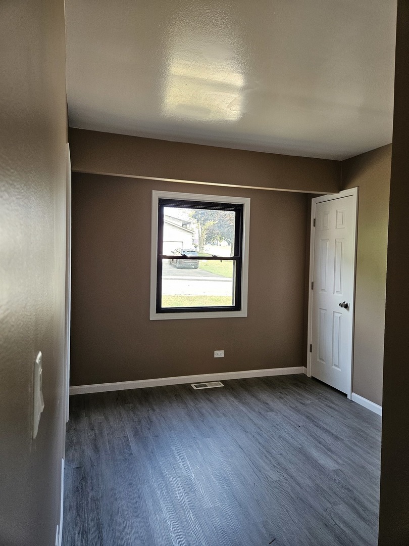 1614 North Avenue, Round Lake Beach, IL 60073