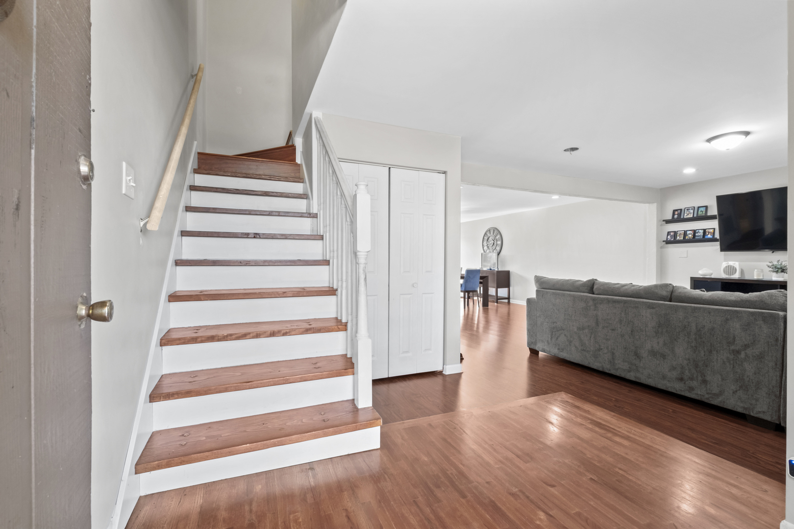 1225 Court C Avenue, Hanover Park, IL 60133