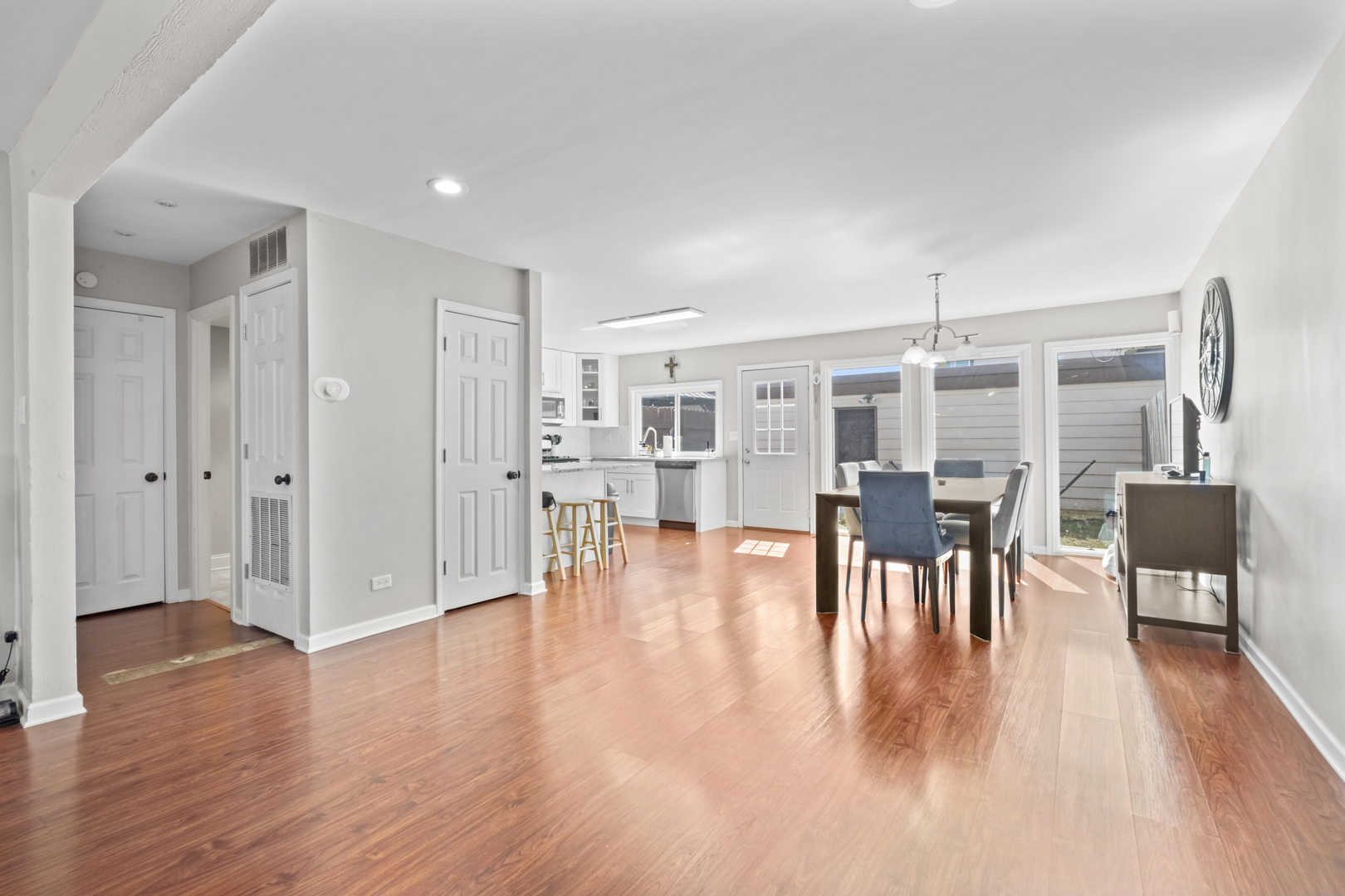 1225 Court C Avenue, Hanover Park, IL 60133