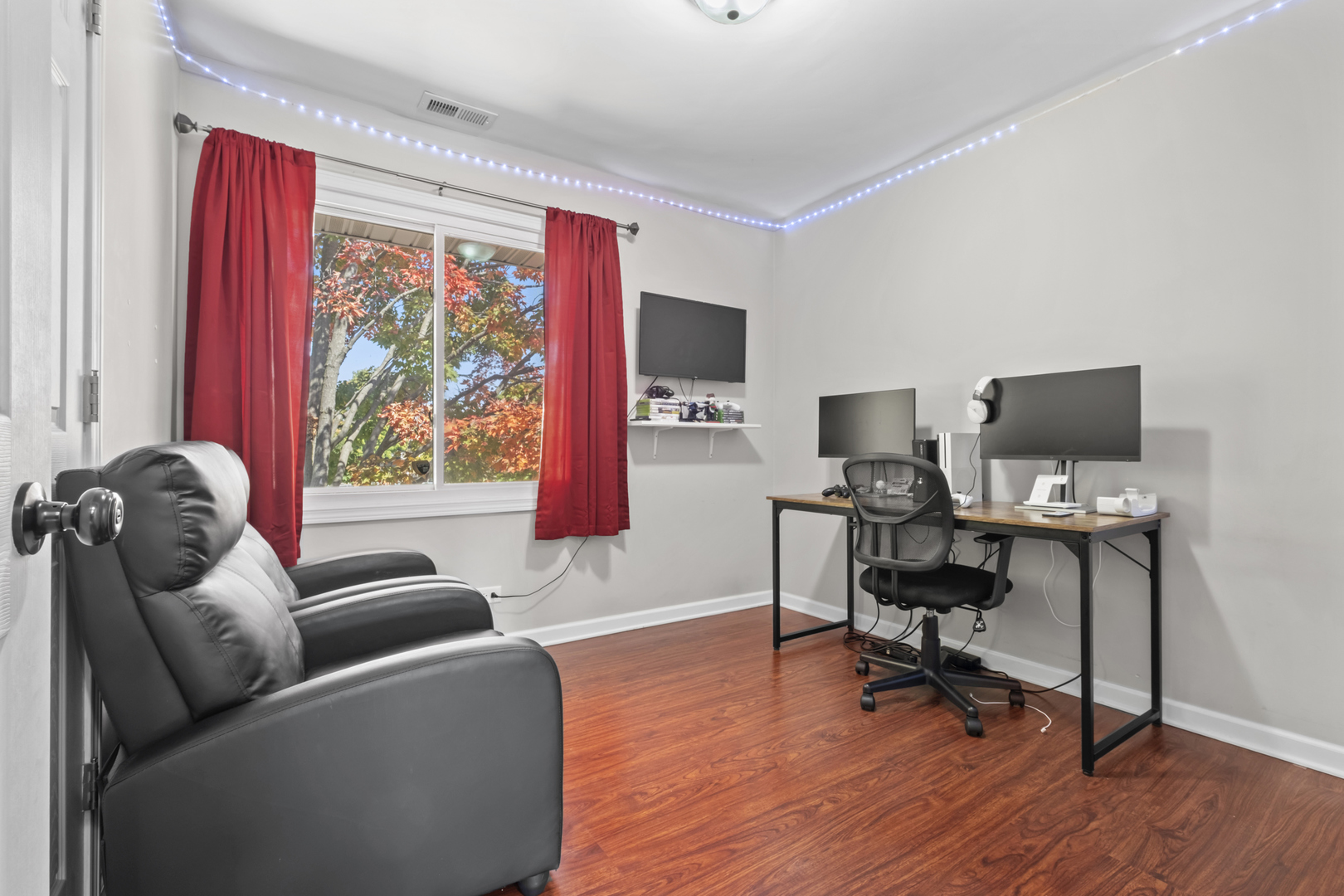 1225 Court C Avenue, Hanover Park, IL 60133