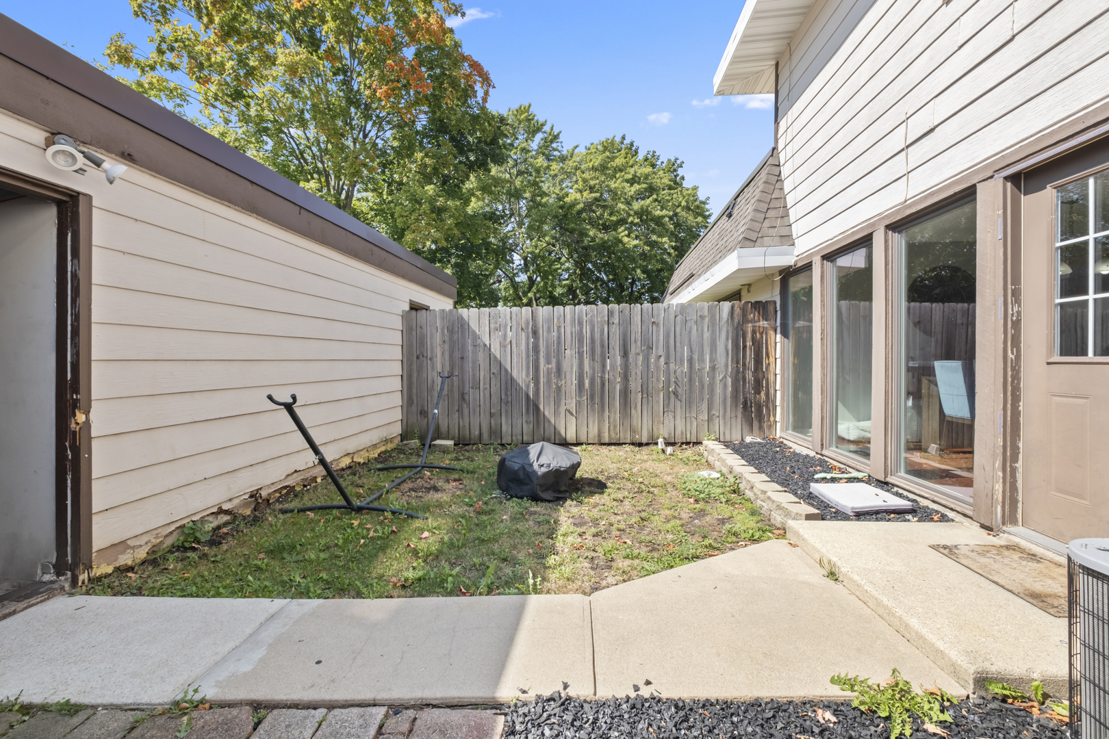 1225 Court C Avenue, Hanover Park, IL 60133