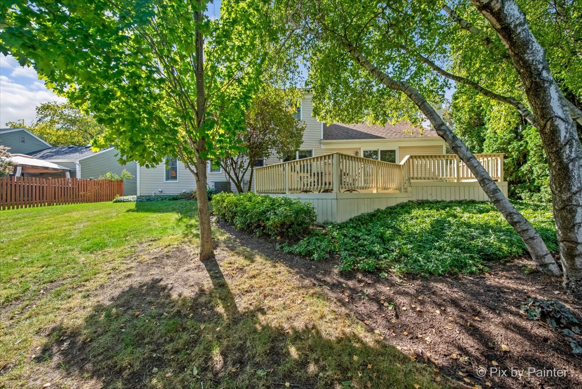 1540 Independence Avenue, St. Charles, IL 60174