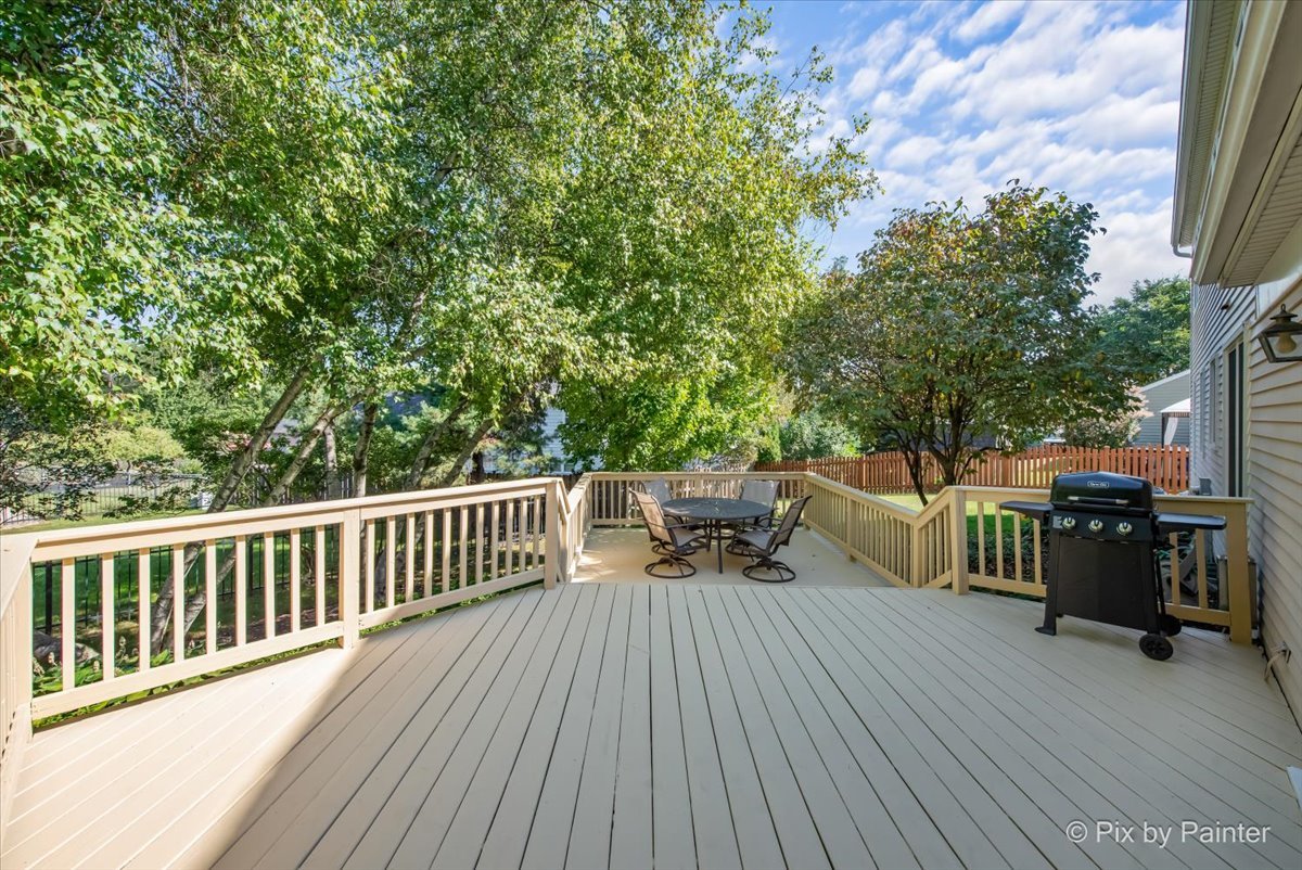 1540 Independence Avenue, St. Charles, IL 60174