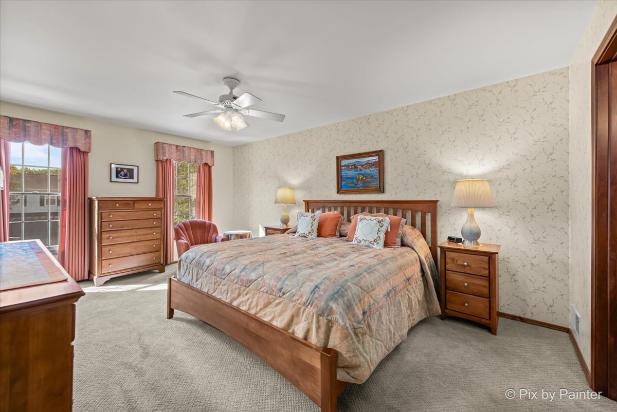 1540 Independence Avenue, St. Charles, IL 60174