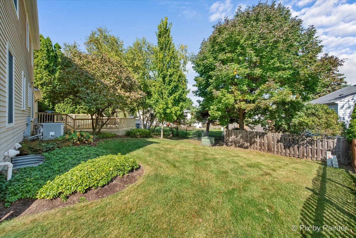 1540 Independence Avenue, St. Charles, IL 60174