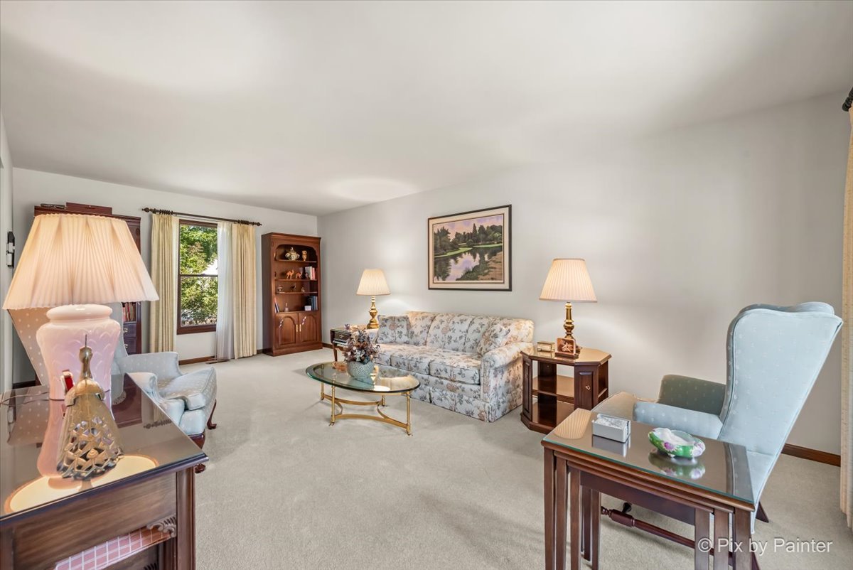 1540 Independence Avenue, St. Charles, IL 60174