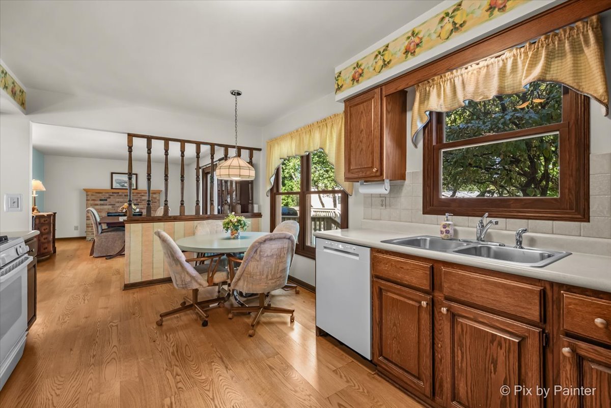 1540 Independence Avenue, St. Charles, IL 60174