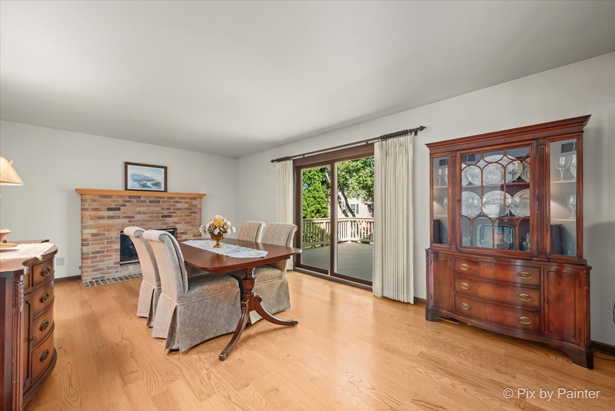 1540 Independence Avenue, St. Charles, IL 60174