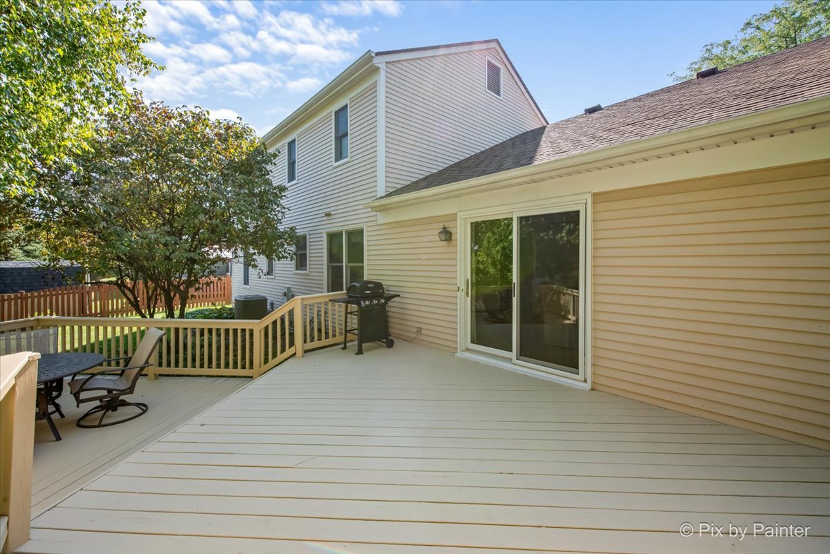 1540 Independence Avenue, St. Charles, IL 60174