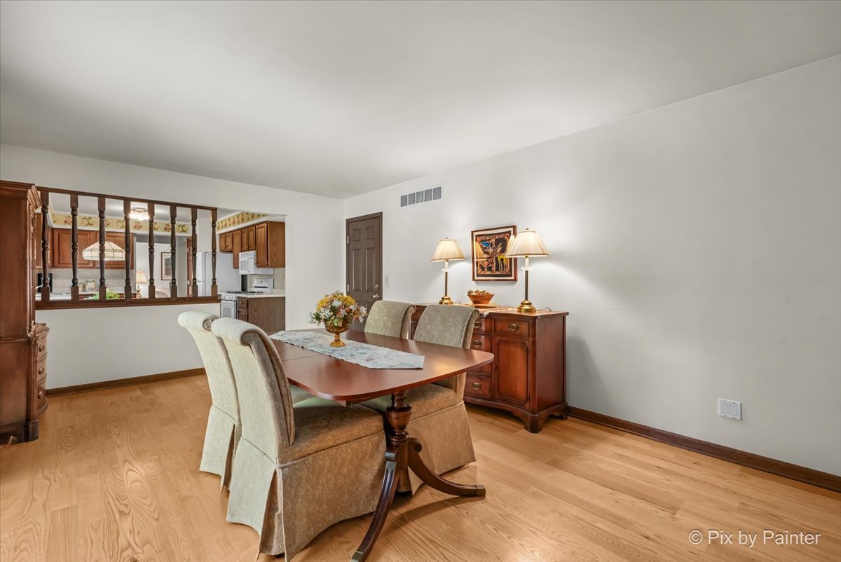 1540 Independence Avenue, St. Charles, IL 60174