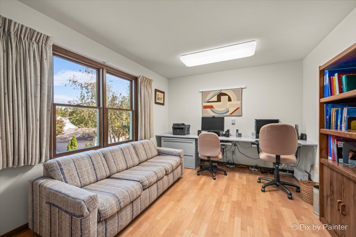 1540 Independence Avenue, St. Charles, IL 60174