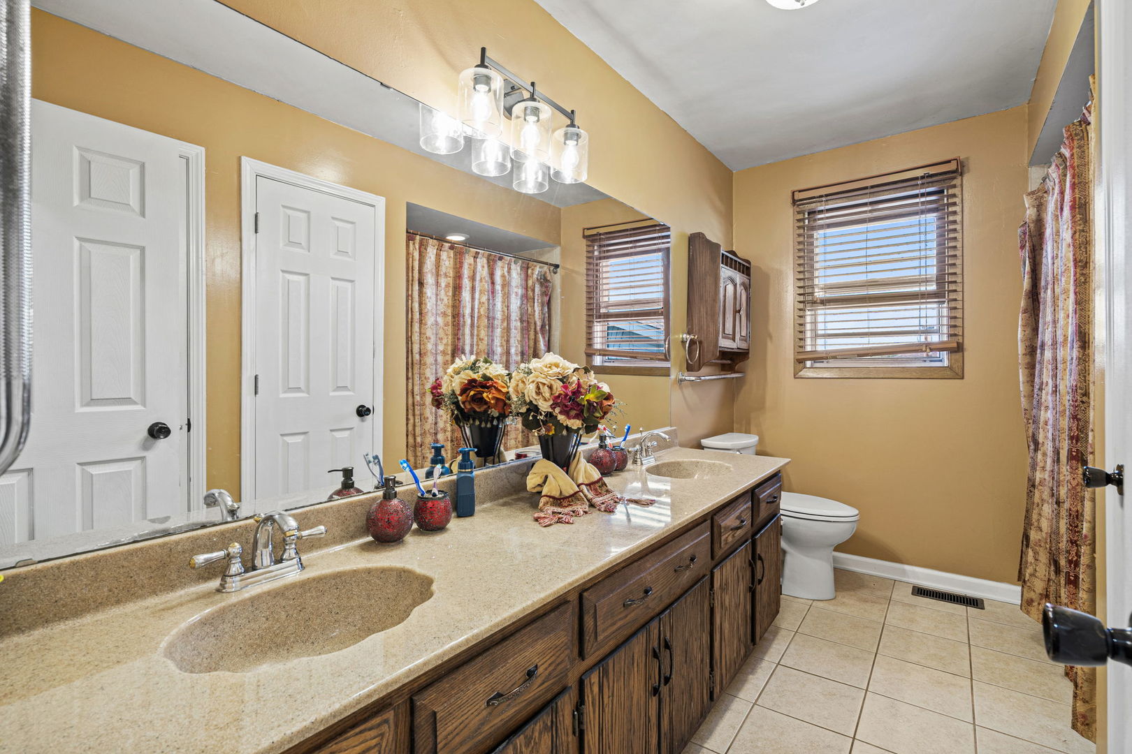 16950 90TH Avenue, Orland Hills, IL 60487