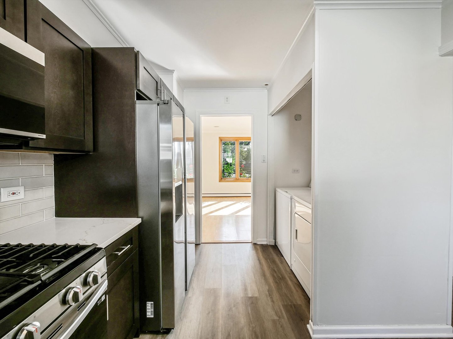 1056 E Villa Drive, Des Plaines, IL 60016