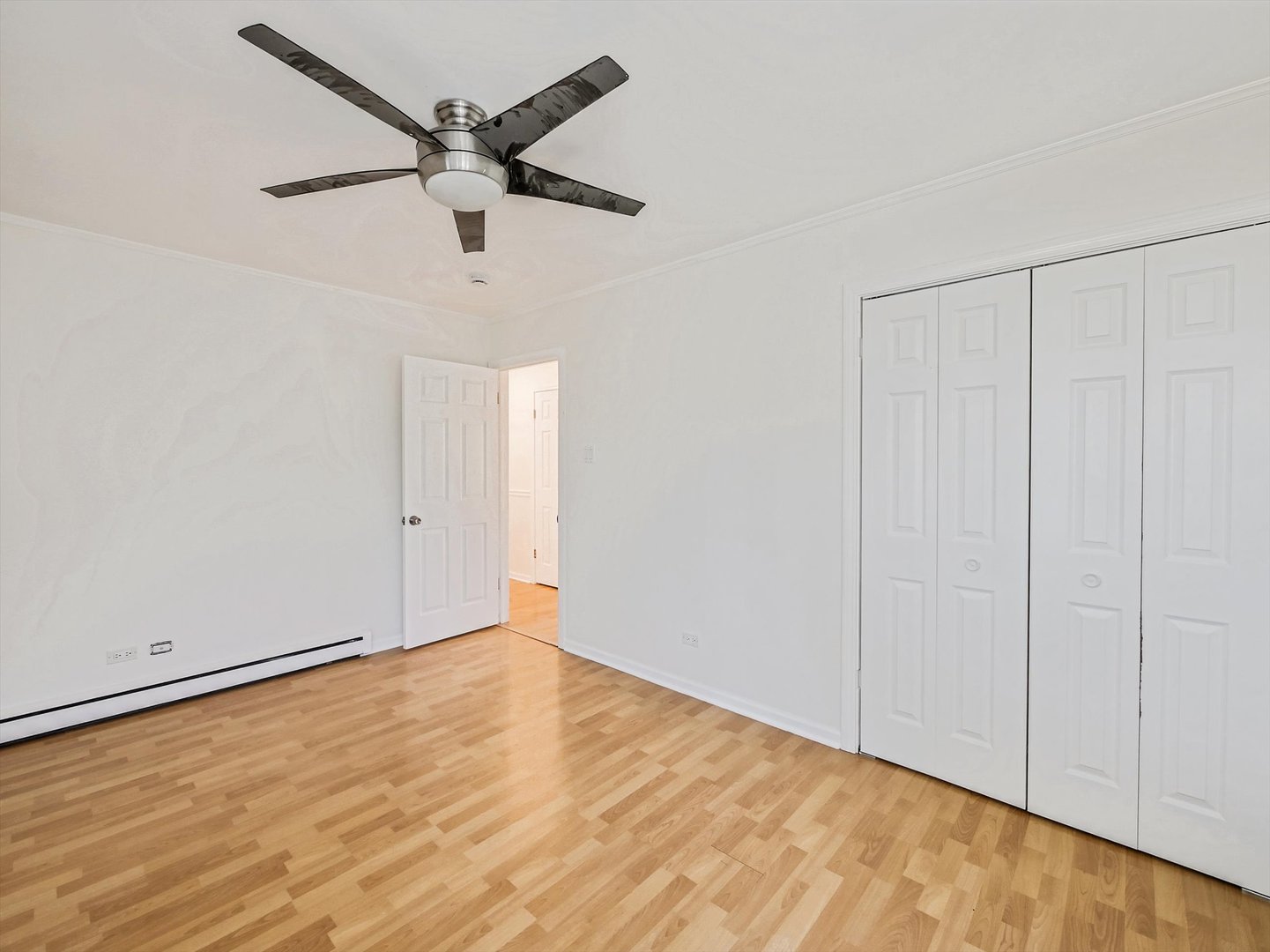 1056 E Villa Drive, Des Plaines, IL 60016