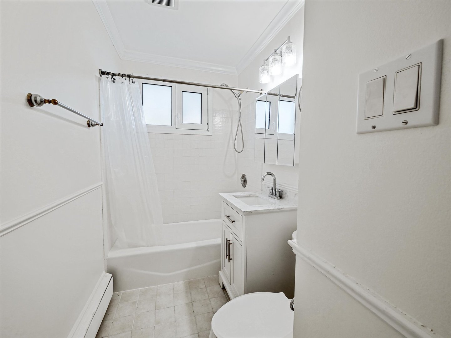 1056 E Villa Drive, Des Plaines, IL 60016