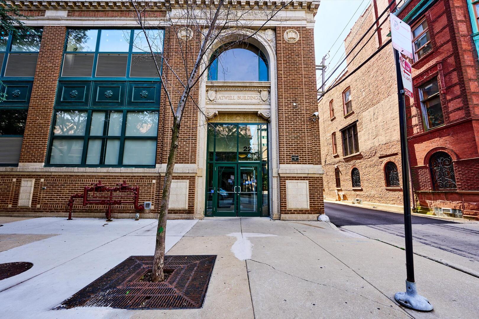 221 E Cullerton Street #617, Chicago, IL 60616