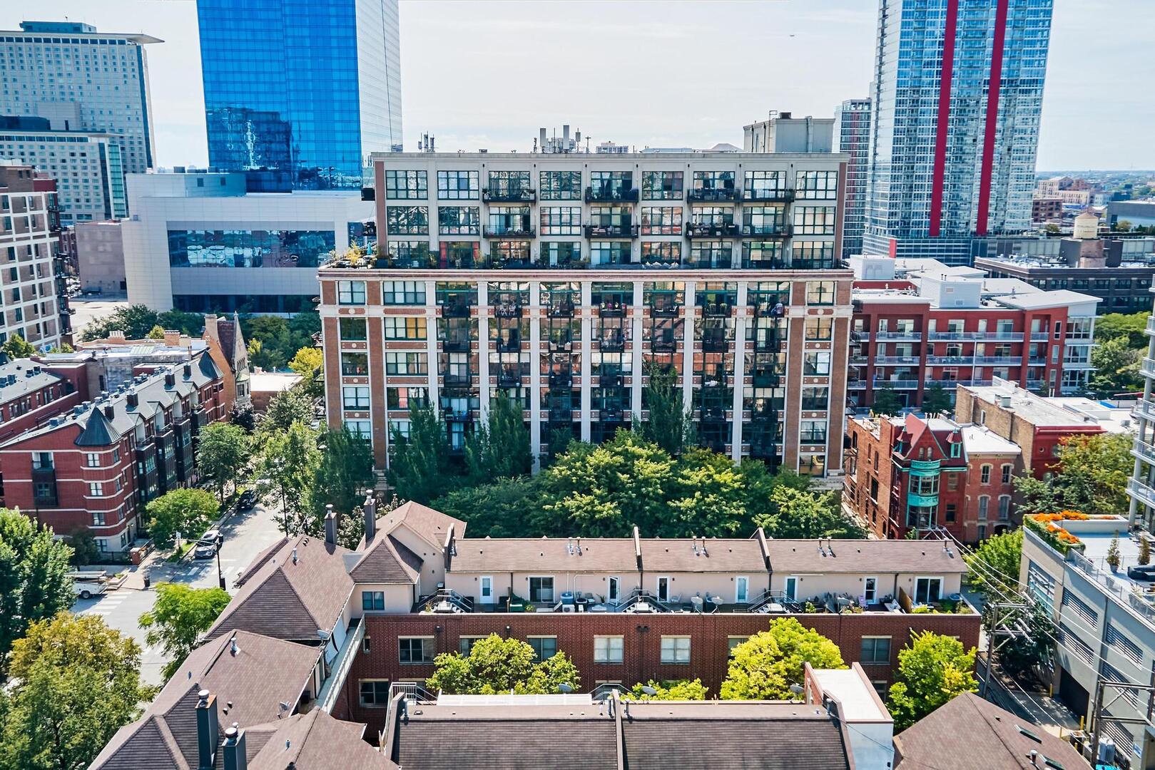 221 E Cullerton Street #617, Chicago, IL 60616