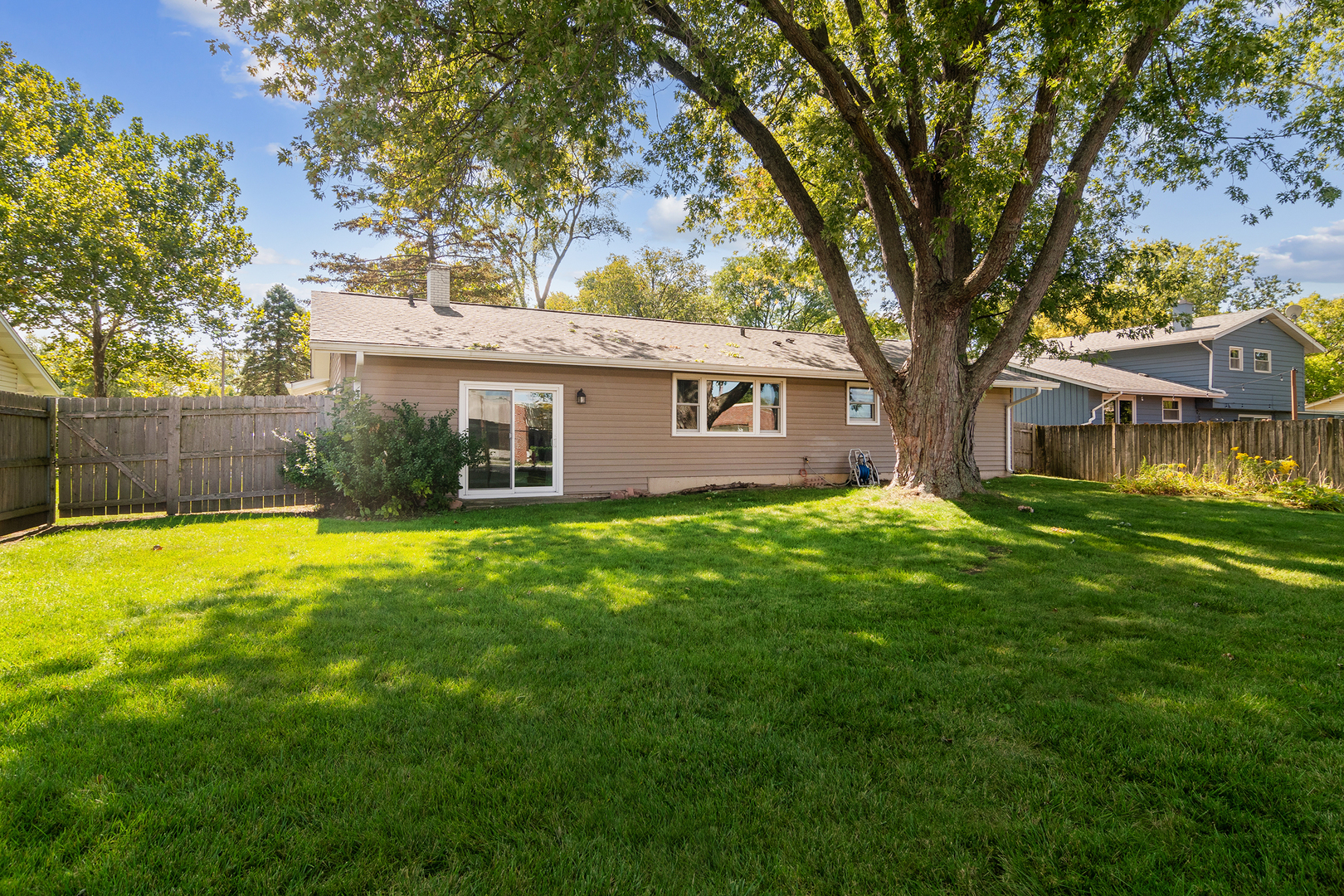 856 E Cooper Drive, Palatine, IL 60074