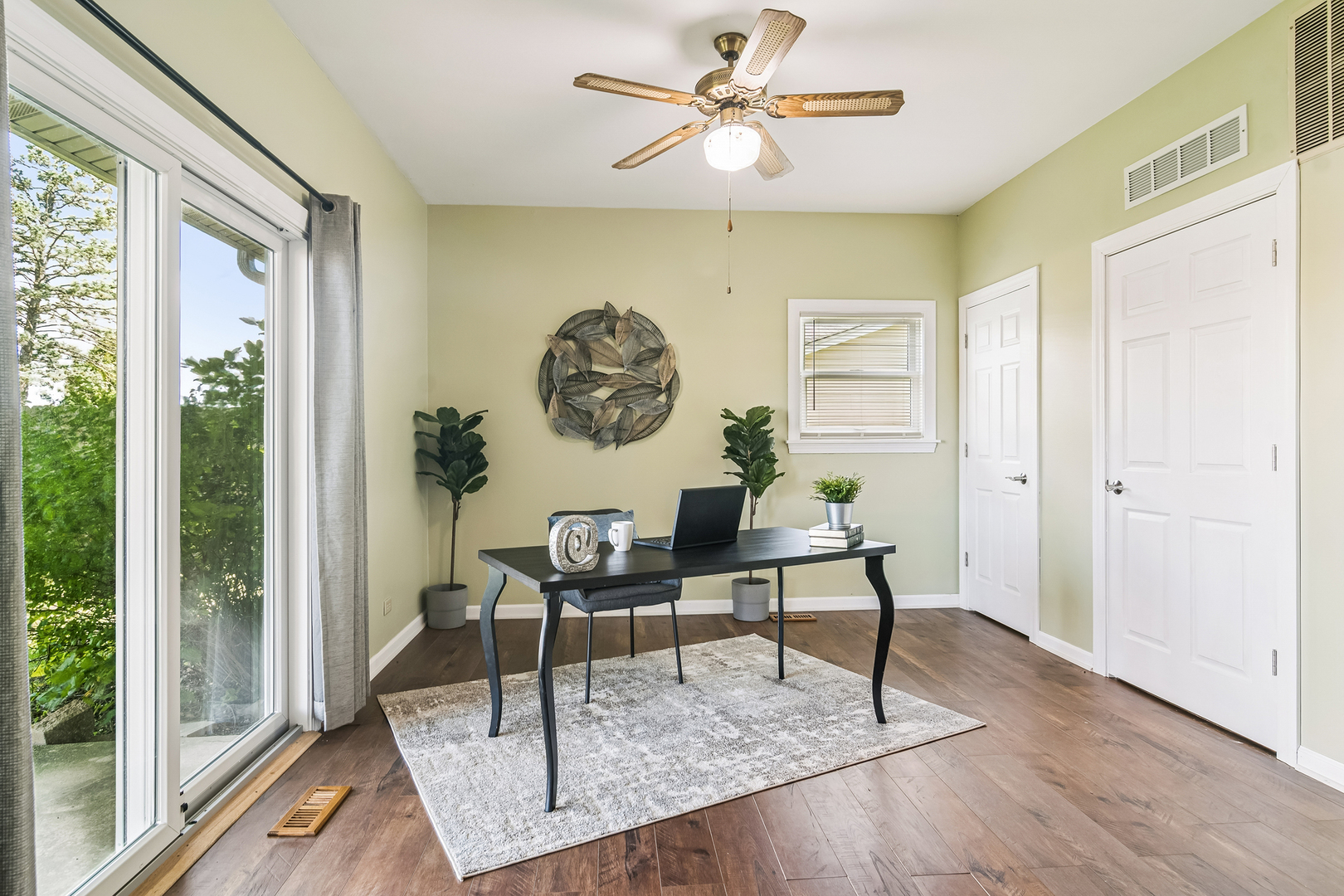 856 E Cooper Drive, Palatine, IL 60074