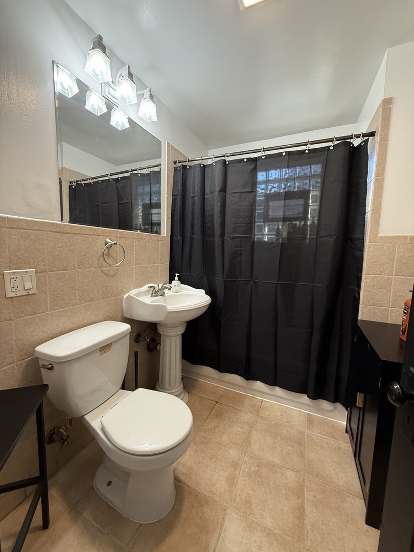 2407 S 61st Avenue, Cicero, IL 60804