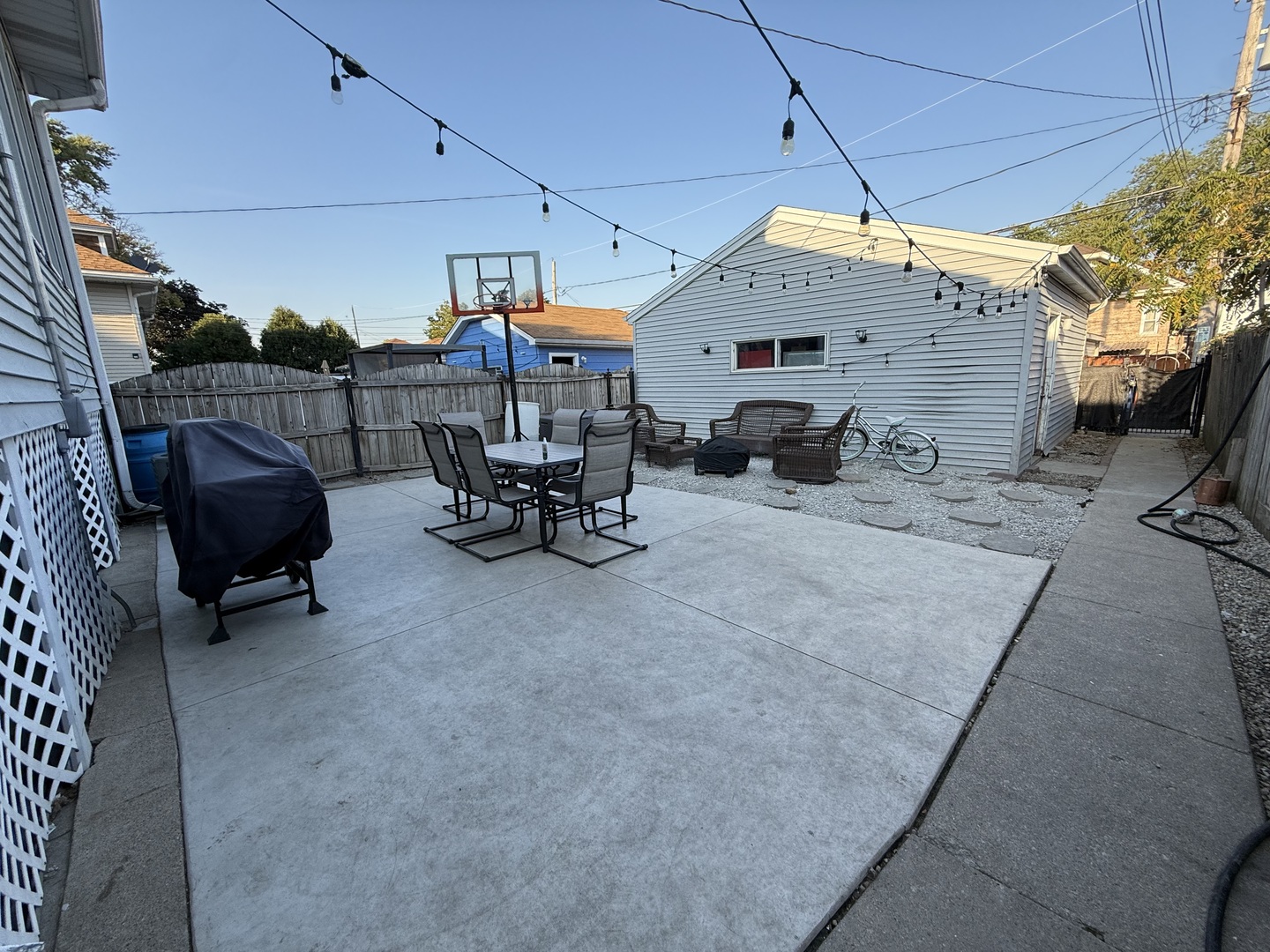 2407 S 61st Avenue, Cicero, IL 60804