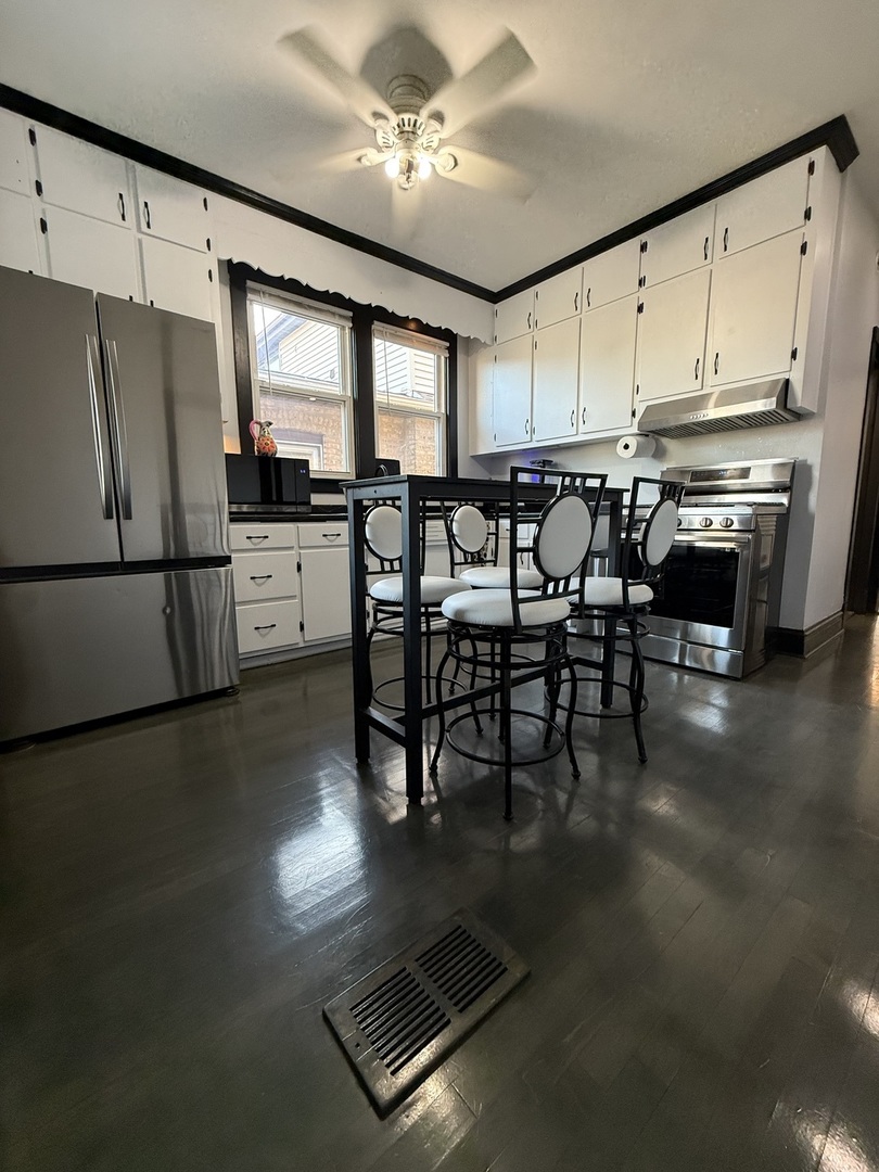 2407 S 61st Avenue, Cicero, IL 60804