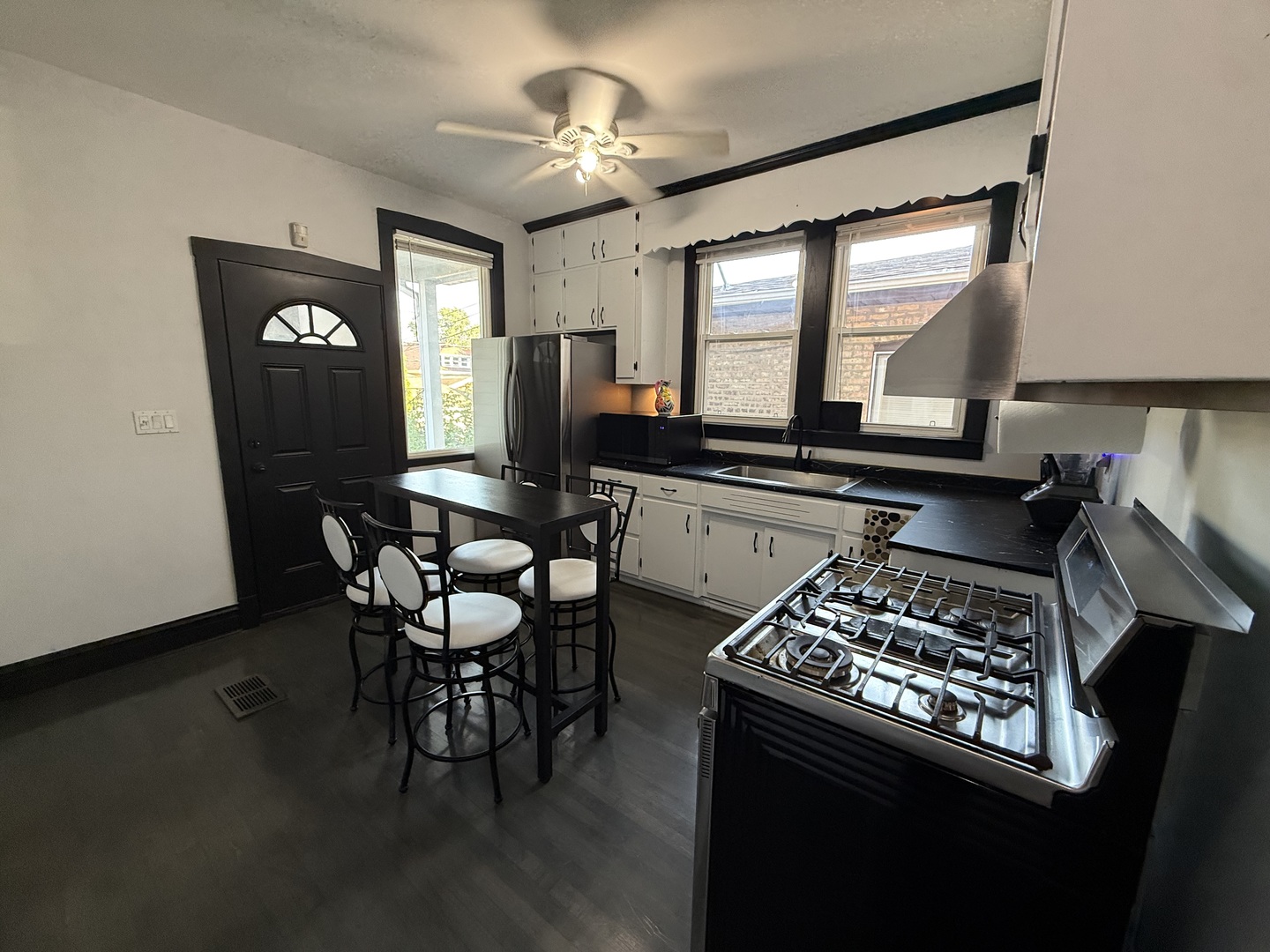 2407 S 61st Avenue, Cicero, IL 60804