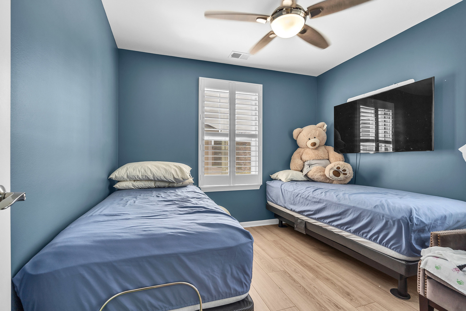 843 Lexington Circle #E, Des Plaines, IL 60016