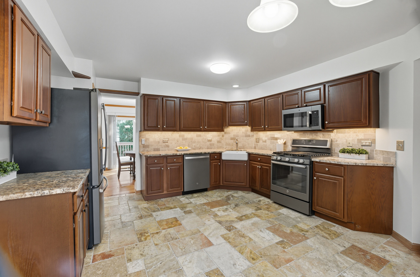 511 Rosebud Drive, Lombard, IL 60148