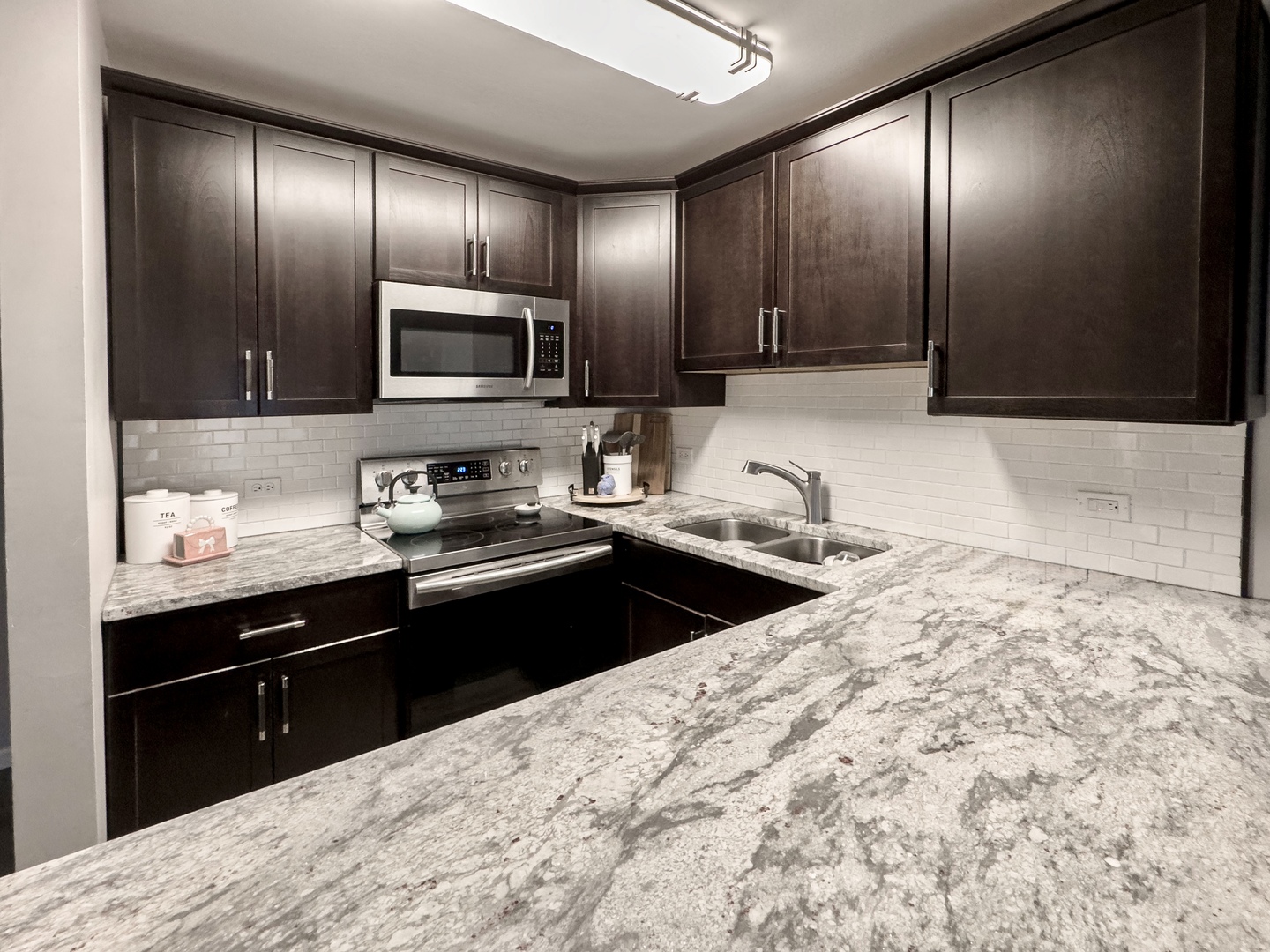 5511 E Lake Drive #97-B, Lisle, IL 60532