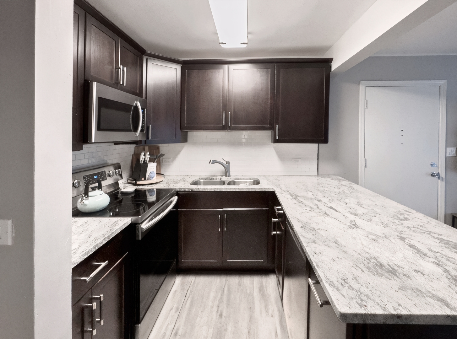 5511 E Lake Drive #97-B, Lisle, IL 60532