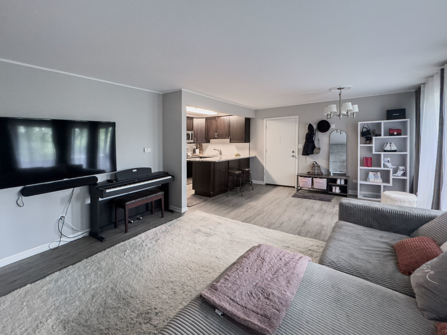 5511 E Lake Drive #97-B, Lisle, IL 60532