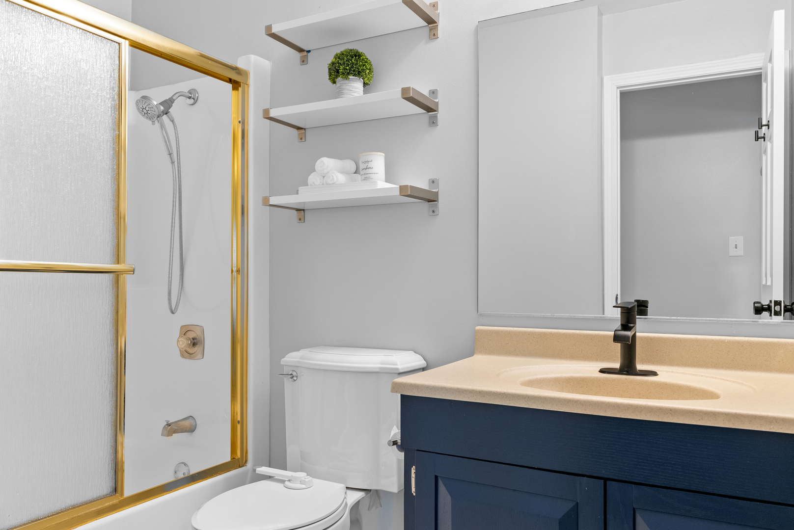 6831 Dove Avenue, Woodridge, IL 60517