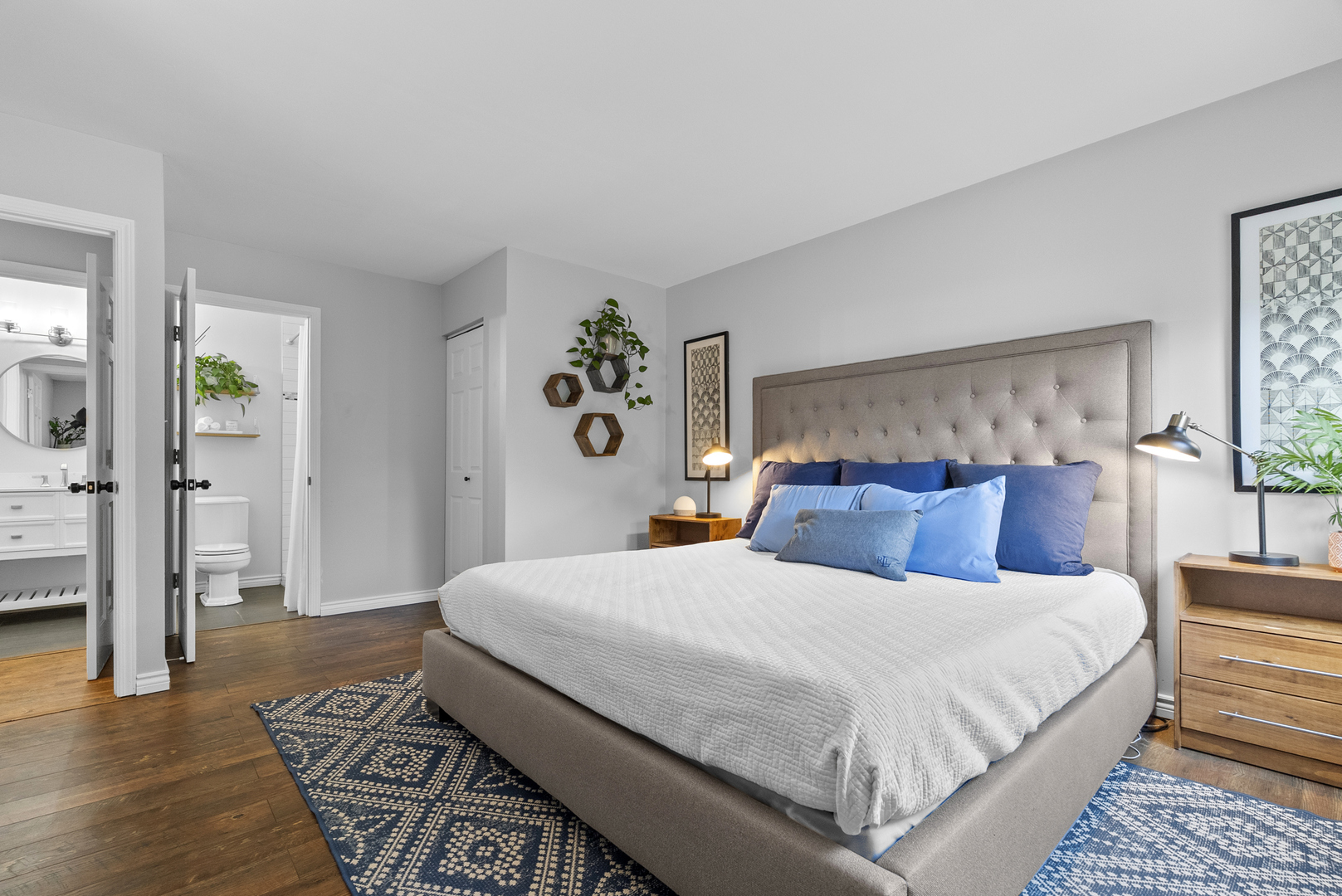 6831 Dove Avenue, Woodridge, IL 60517