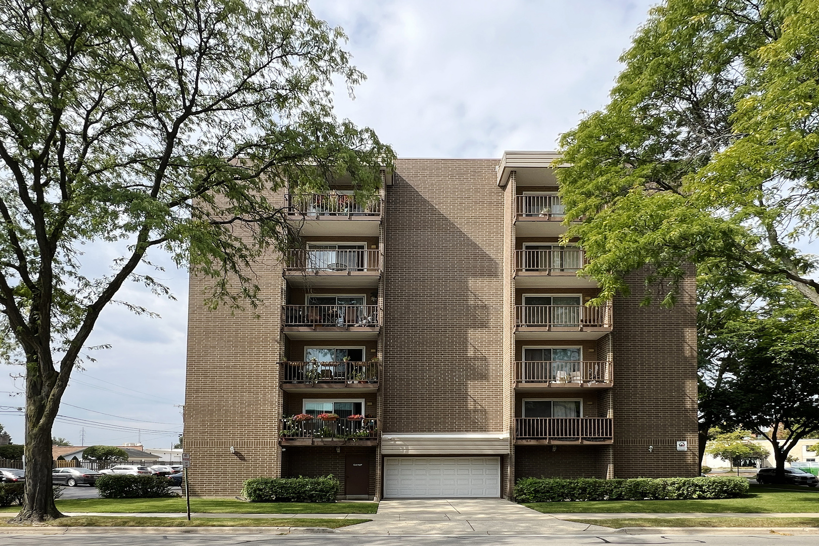 1365 Ashland Avenue #302, Des Plaines, IL 60016