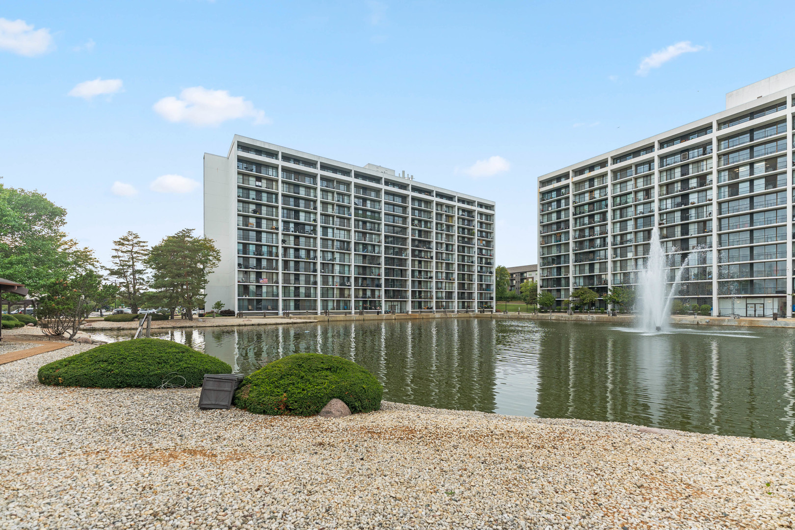 2005 S Finley Road #1102, Lombard, IL 60148