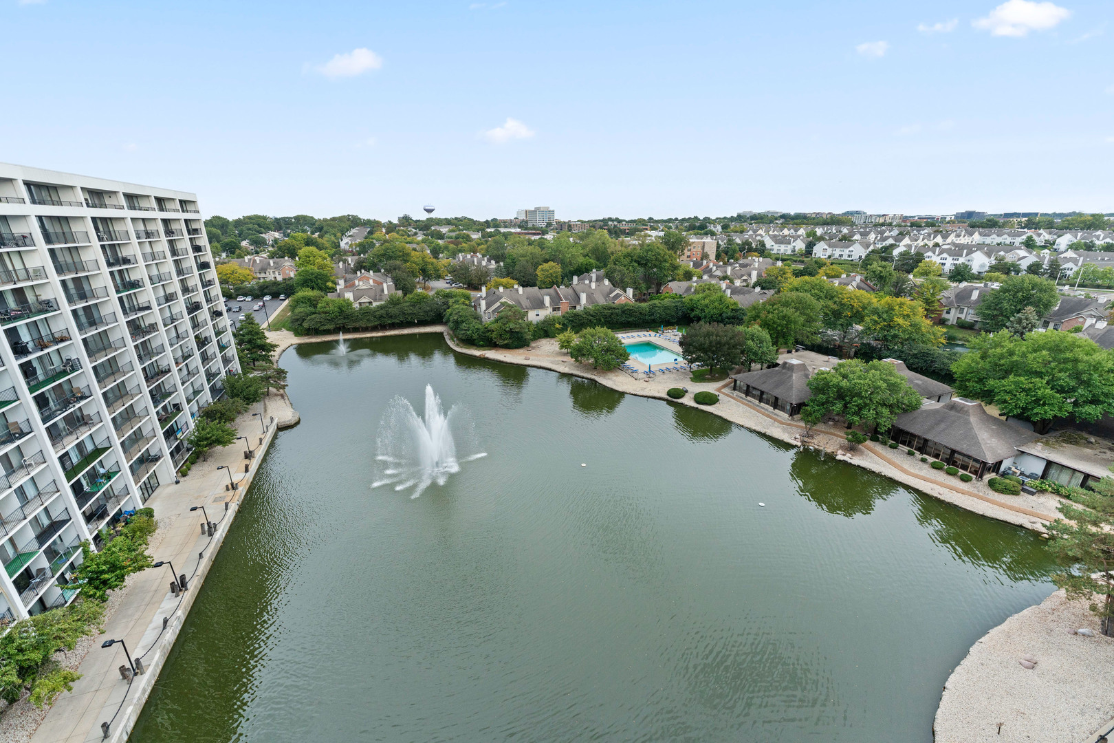 2005 S Finley Road #1102, Lombard, IL 60148