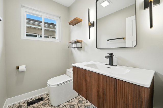 7441 N Oriole Avenue, Chicago, IL 60631