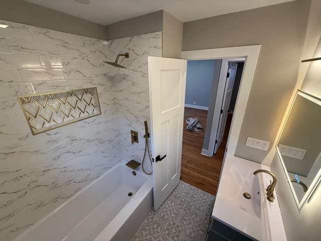 7441 N Oriole Avenue, Chicago, IL 60631