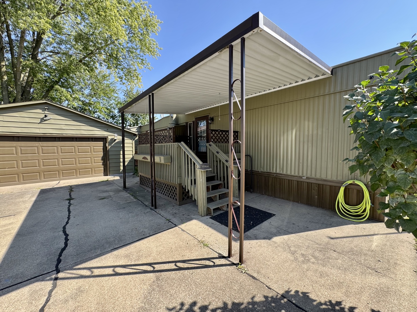 1340 13th Street, Bloomington, IL 61704