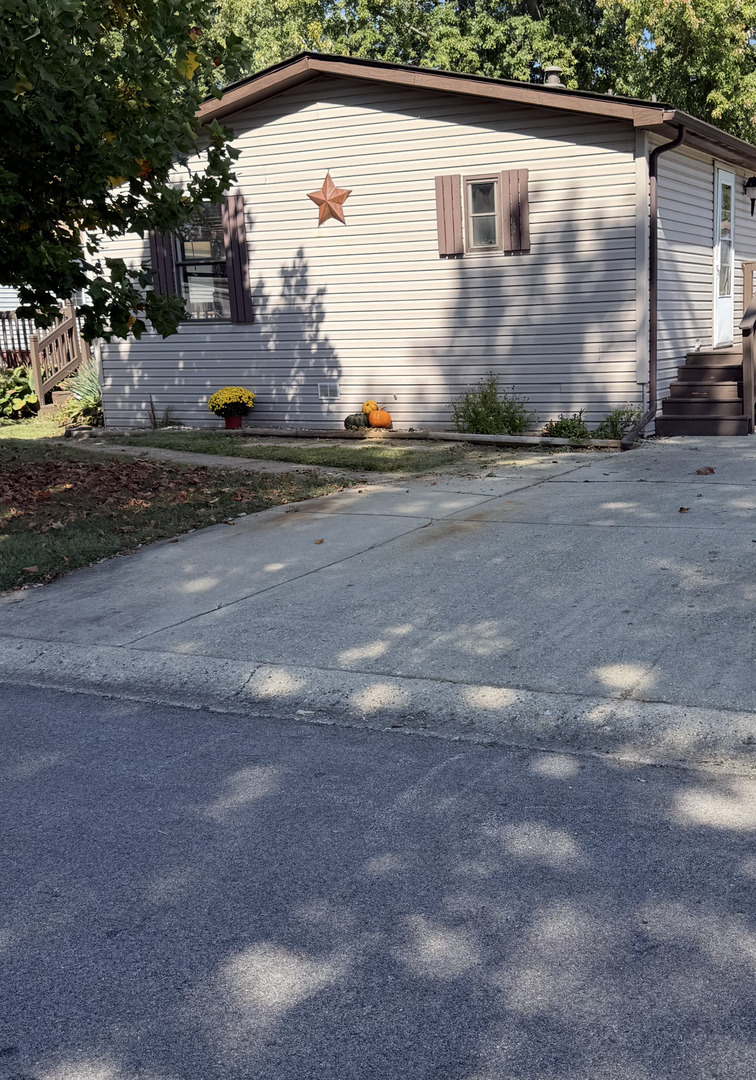 84 Birch Drive, Sandwich, IL 60548