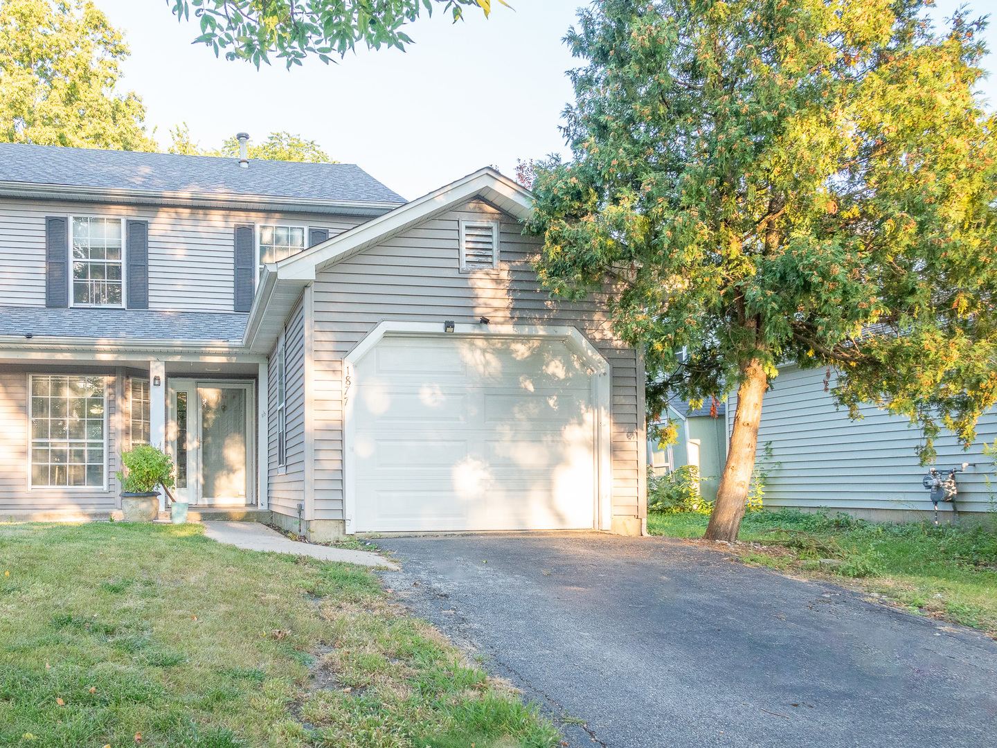 1877 Appaloosa Drive, Naperville, IL 60565